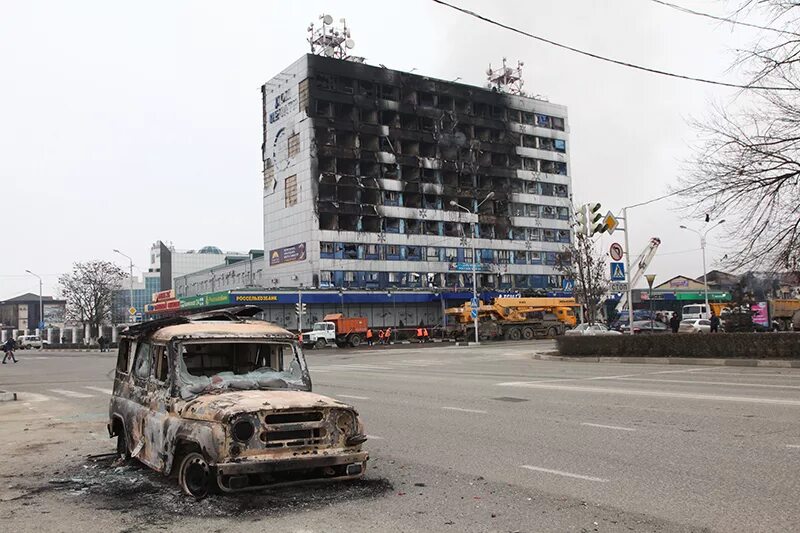 Нападение боевиков. Нападение боевиков на Грозный 2014. 4 Декабря 2014 г Грозный нападение боевиков на город. Дом печати Грозный 2002.