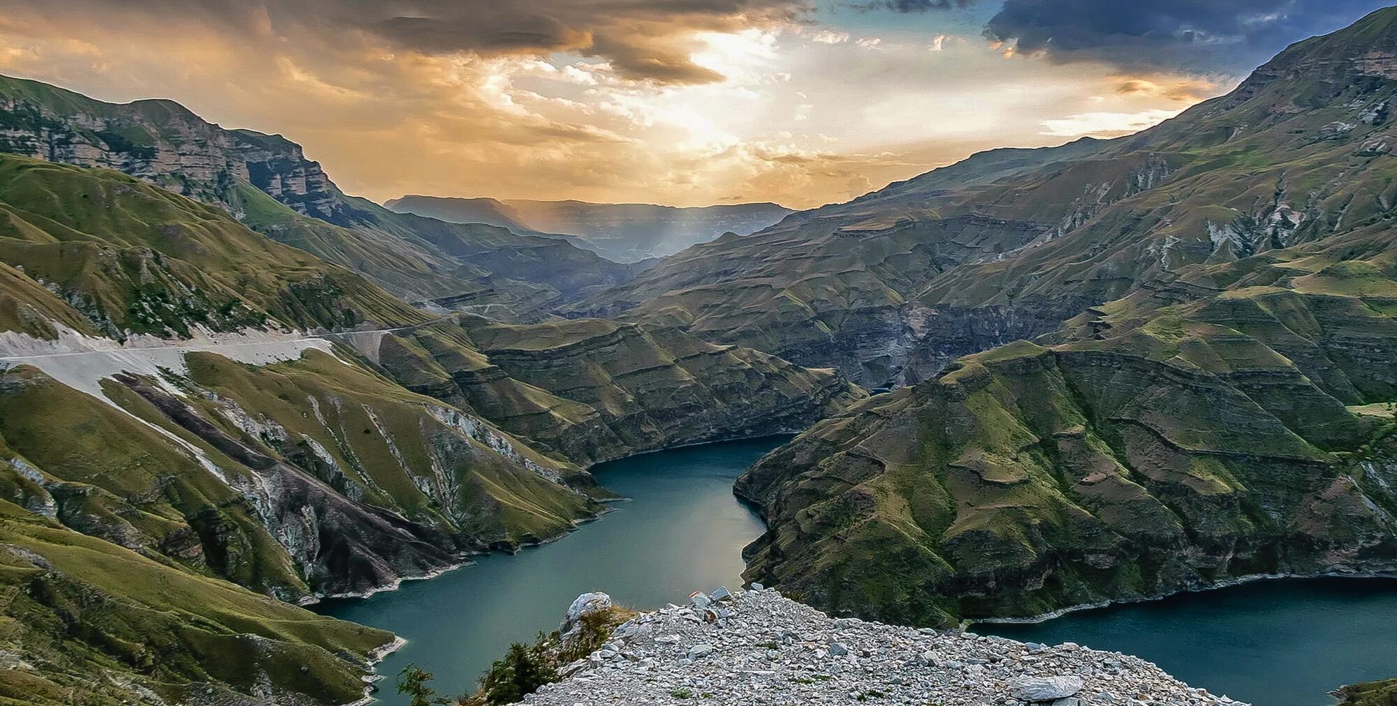 самый красивый дагестане. верхний гуниб дагестан лето. чиркейская гэс сулакский каньон. гунибская крепость в дагестане. природный парк верхний гуниб.