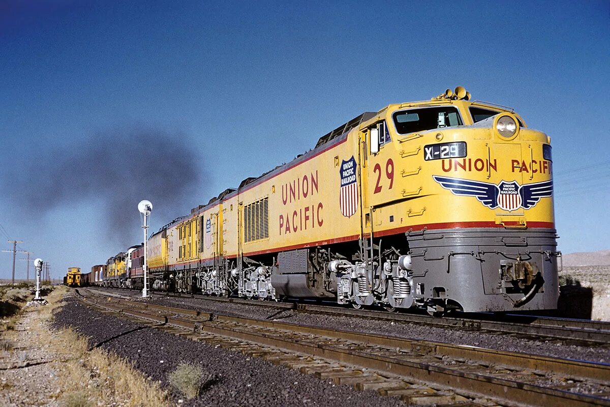 Американские тепловозы. Американские грузовые тепловозы general electric. Локомотив фото поезд. Американские тепловозы. Тепловозы сша csx.