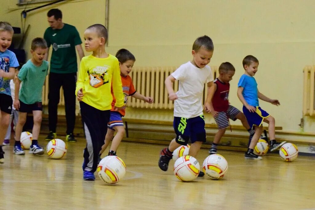 School sports 6. Новолитовская общеобразовательная школа. Открытие Новолитовской школы. Новолитовская 7 школа Менахем. Еврейская школа на Новолитовской улице видео.