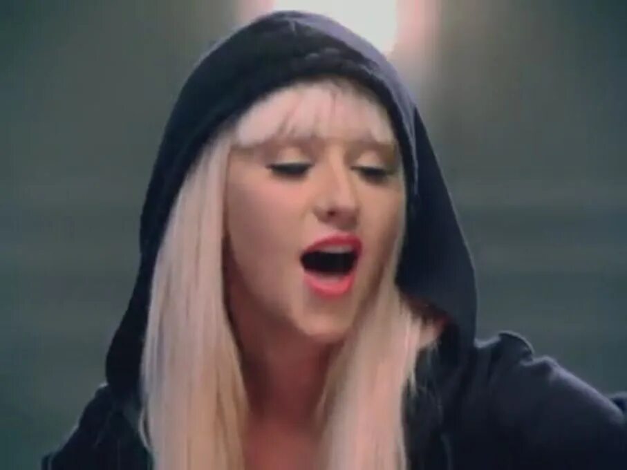 Christina aguilera keeps gettin better. Кристина агилера обложка. Christina aguilera lotus обложка. Первый клип кристина агилеры. Keeps getting better.