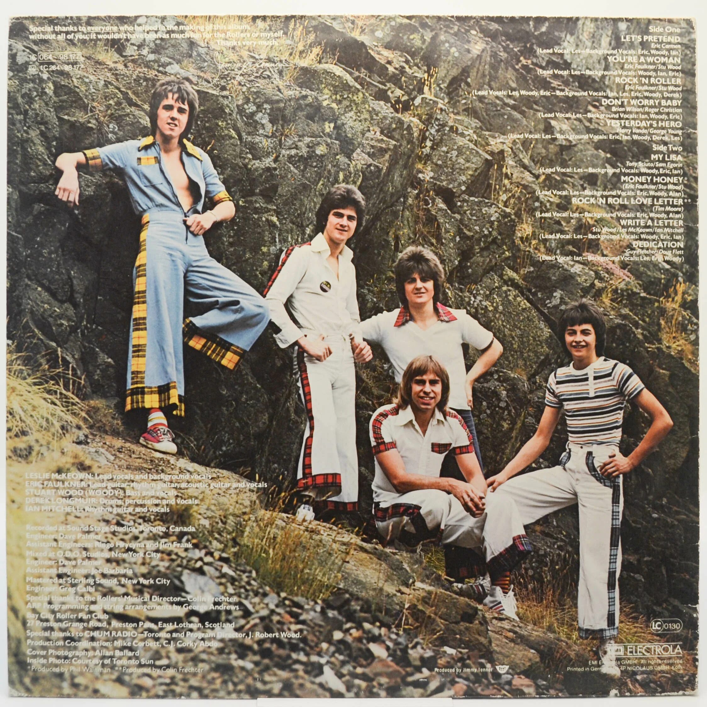 City rolling. Bay City Rollers. Группа Bay City Rollers. Bay City Rollers 1976-dedication обложка альбома. Bay City Rollers 1974.