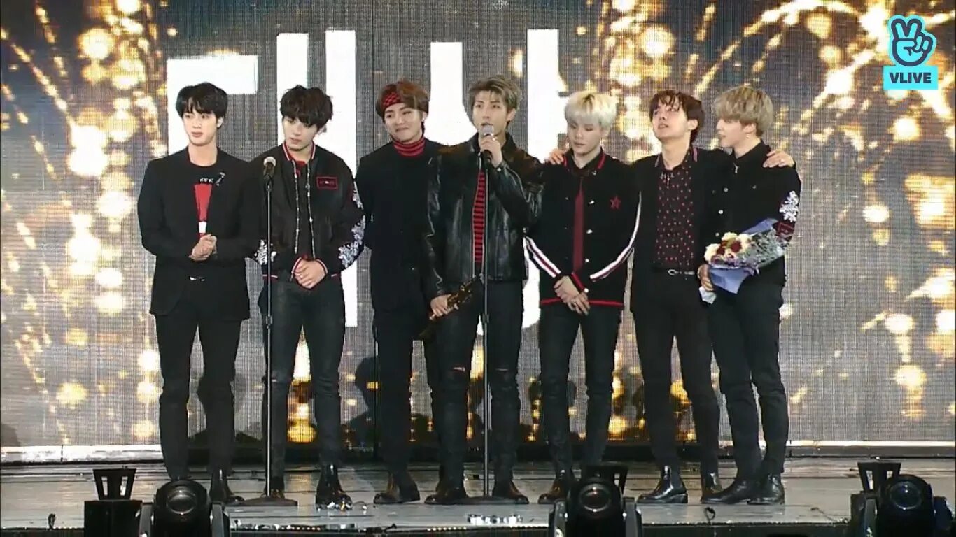 Бтс забрали. Дэсан БТС. БТС 2013 первый дэсан. BTS Seoul Music Awards 2015. BTS Music Awards 2018.