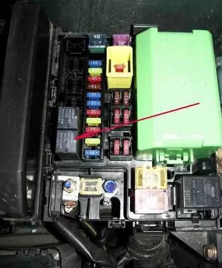 Предохранители лансер 9 1.6 под капотом MR965734 Блок предохранителей под капотом Mitsubishi Lancer 9 2003-2006 купить б