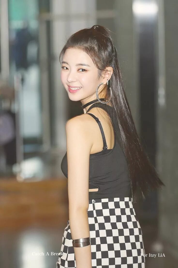 Itzy break. Лиа итзи. группа itzy лиа. itzy участницы лиа. чхве джису из itzy.