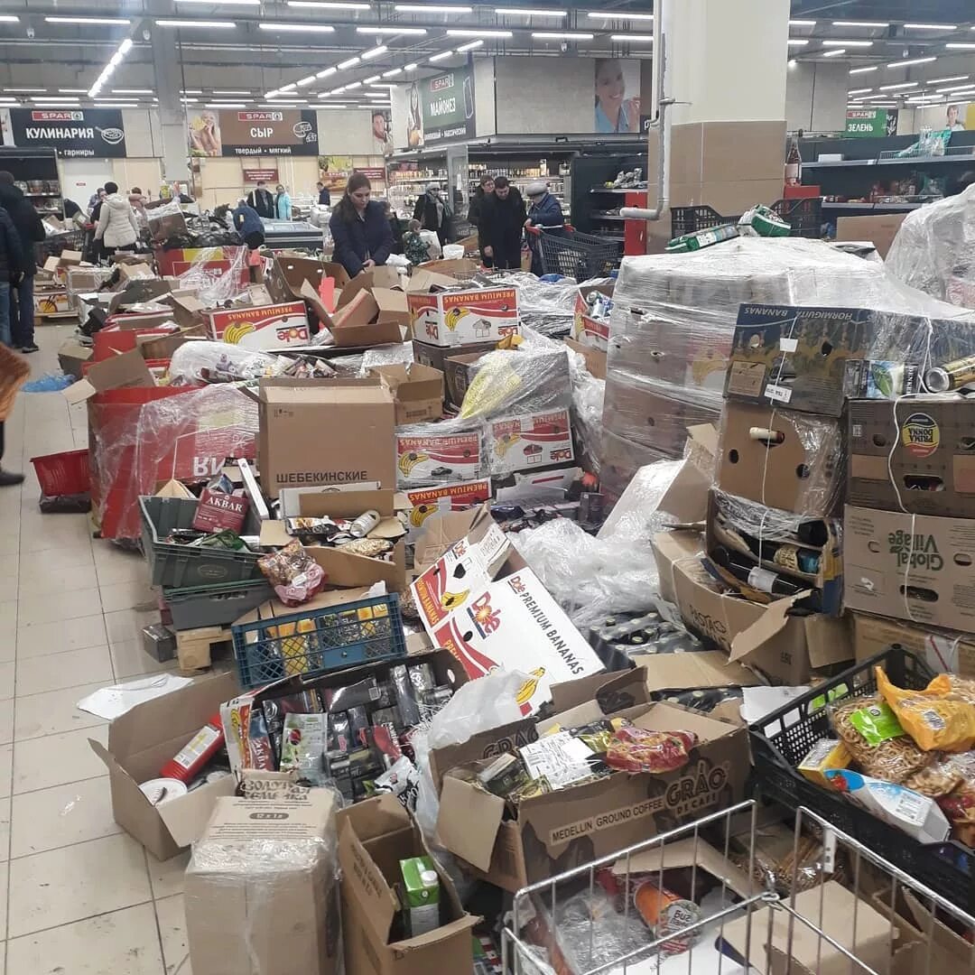 обьявлениео закрытии магазина. беспорядок в магазине. почему закрываются спары. магазин spar в новосибирске. объявление о закрытии магазина.