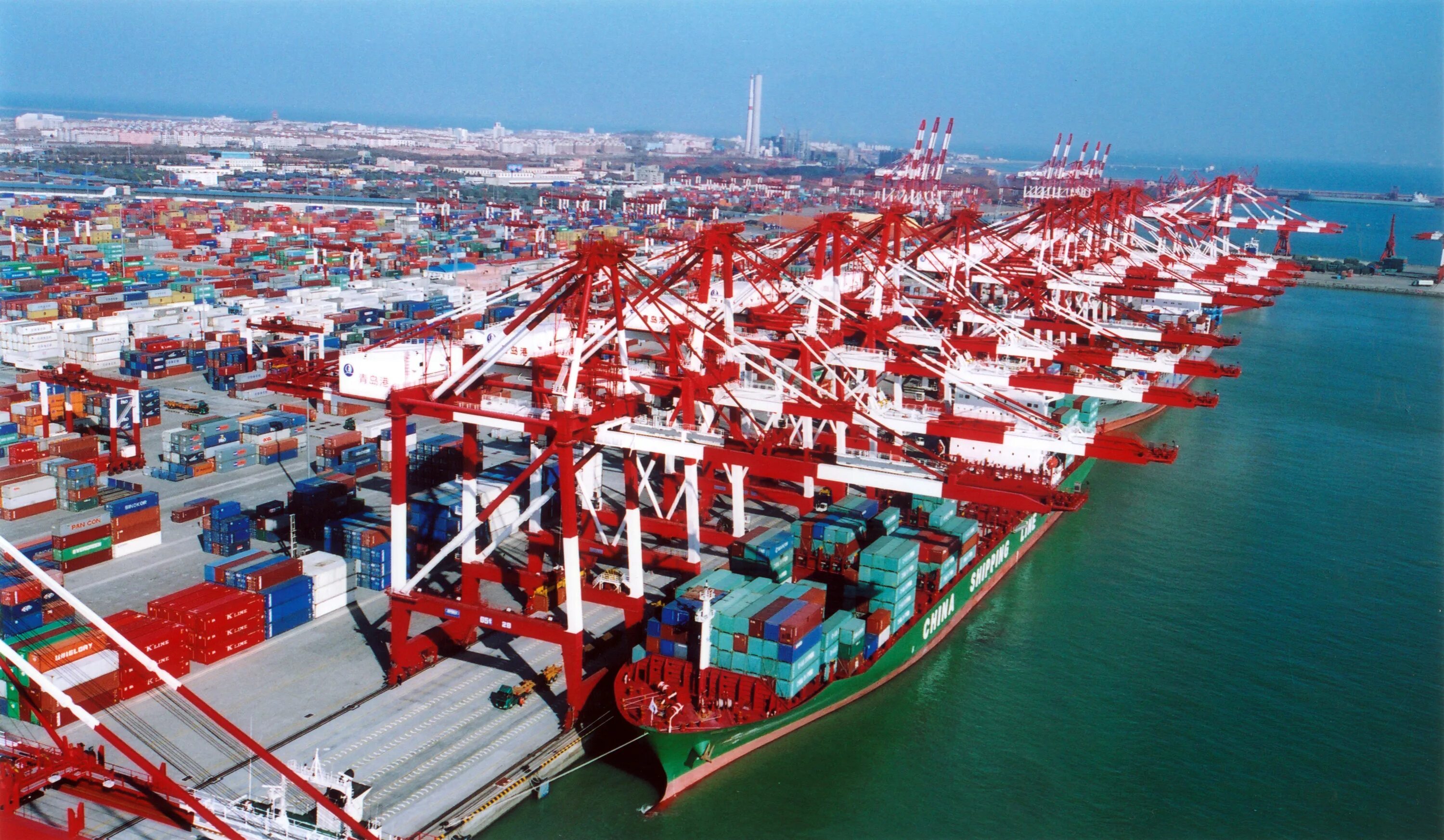 Какой порт самый крупный. Морской порт Циндао. Порт Циндао Китай. Контейнерный порт Шанхай. Порт Нинбо-Чжоушань.