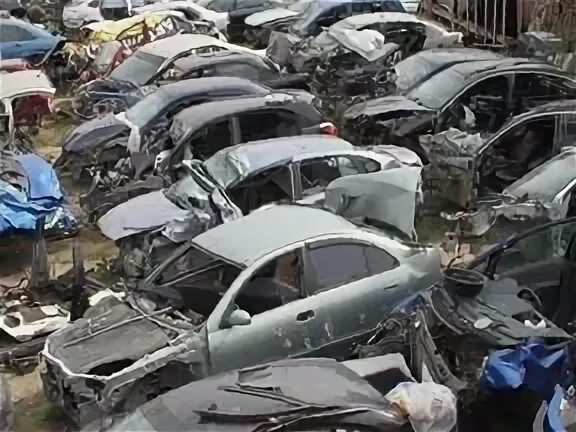 японская авторазборка. японские машины распил. склад автозапчастей. авторазборка машина. разбор японских авто.