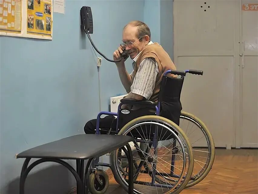 Жизнь инвалидов. Жизнь инвалида. осужденные инвалиды. жизни в инвалидном доме. люди инвалиды.
