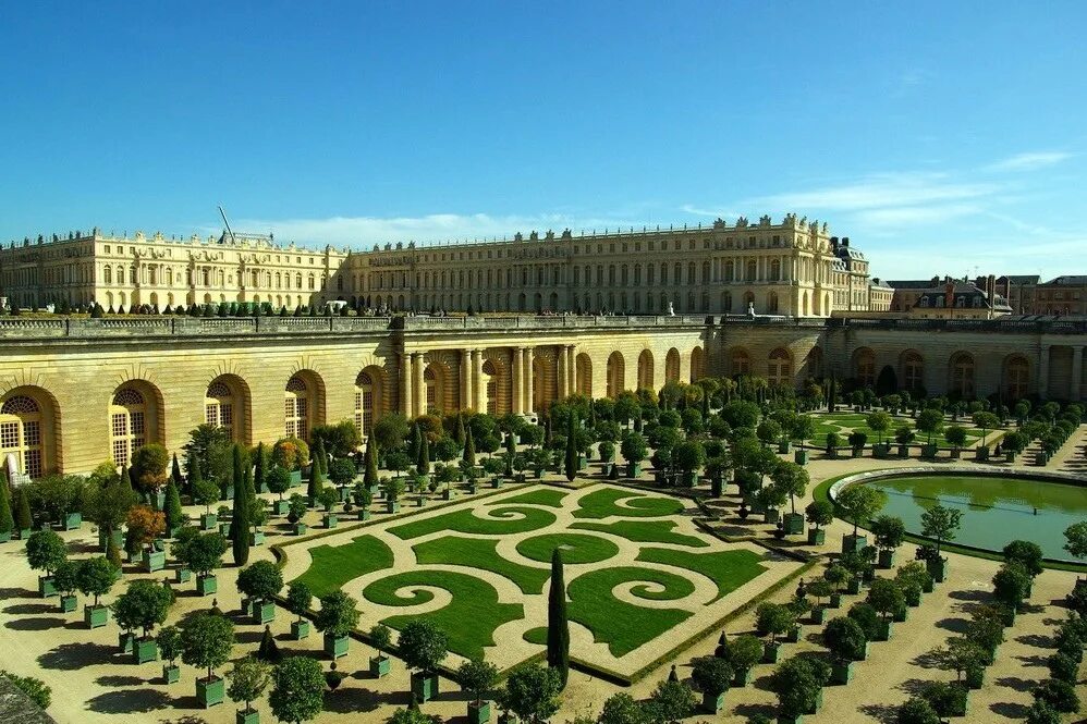 Версаль под. Версальский дворец Франция. Версаль парк Франция. Ансамбль Версаля во Франции. Версаль фото Франция.