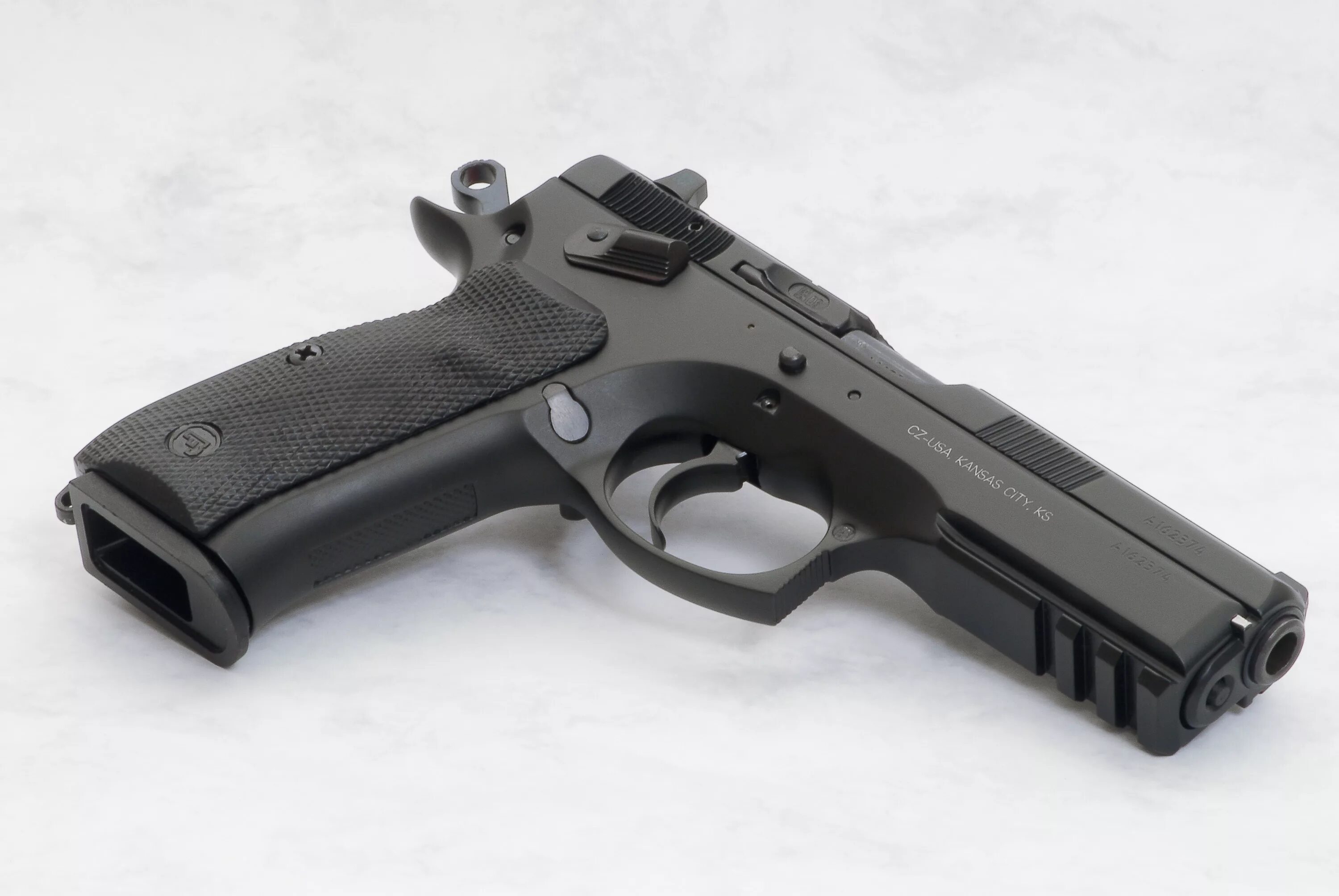 Фотка пистолета. Cz 75 SP-01 Tactical. Ствол cz 75 sp1. Огнестрельное оружие cz75. Пневматические пистолеты Чезет 75.