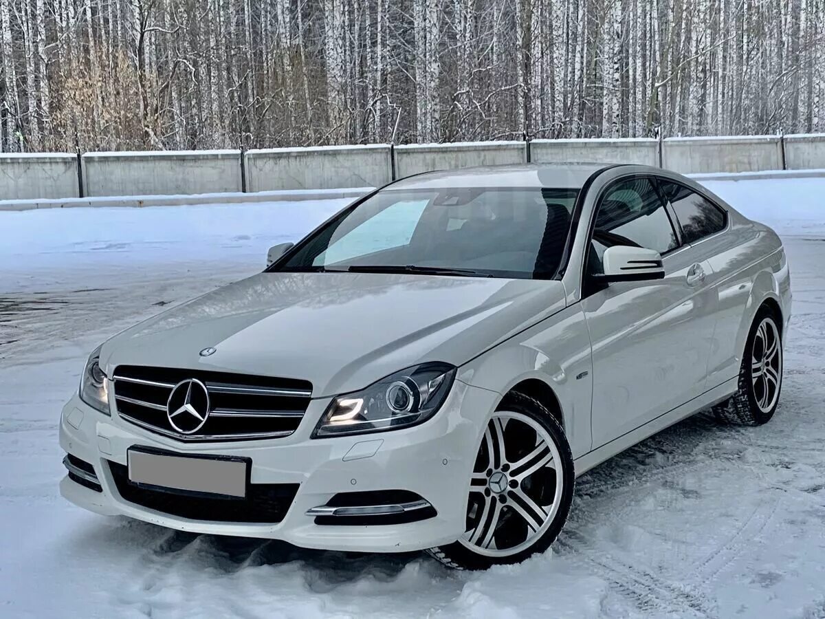 Купить б/у Mercedes-Benz C-Класс III (W204) Рестайлинг 180 1.6 AT (156 л.с.) бен