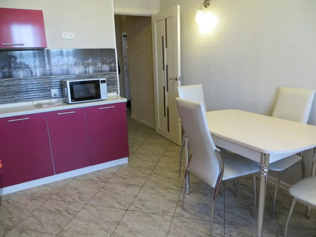 Авито ногинск квартиры снять 1 комнатную. Одна комната. Гостиная в обычной квартире. Суточные квартиры во владимире. Однушка в мск.