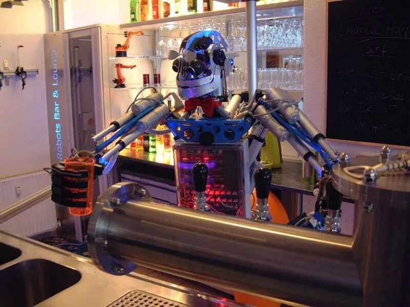 Робот бармен kuka. Бармен работа. Роботизированный бар. Робот с коктейлем.