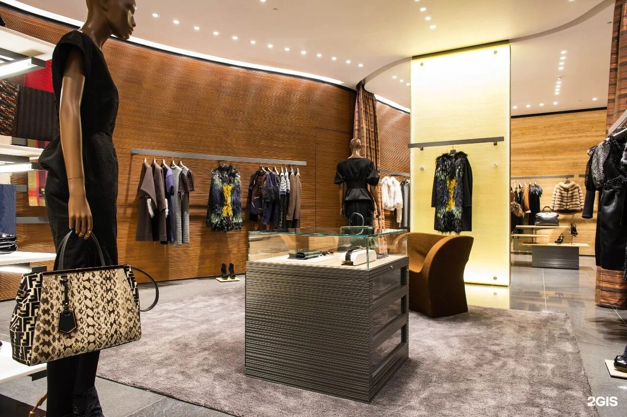 Питерские магазины. Владимирский пассаж санкт-петербург магазины женской одежды. Дубай молл фенди. Бутик санкт петербург одежда. Бутик санкт петербург одежда.