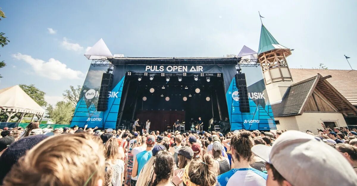 Нойз опен эйр. Open Air 2019. Выборг опен Эйр. Опен Эйр Анциферово 2022 год. Рельеф центр опен Эйр.