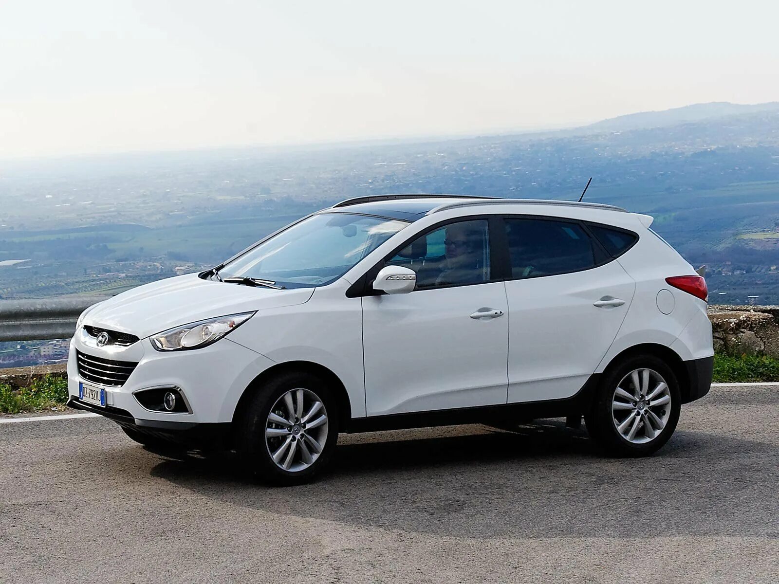 Хендай айх. Hyundai ix35. hyundai икс 35. кроссовер хендай ix35. кроссовер хендай ай икс 35.