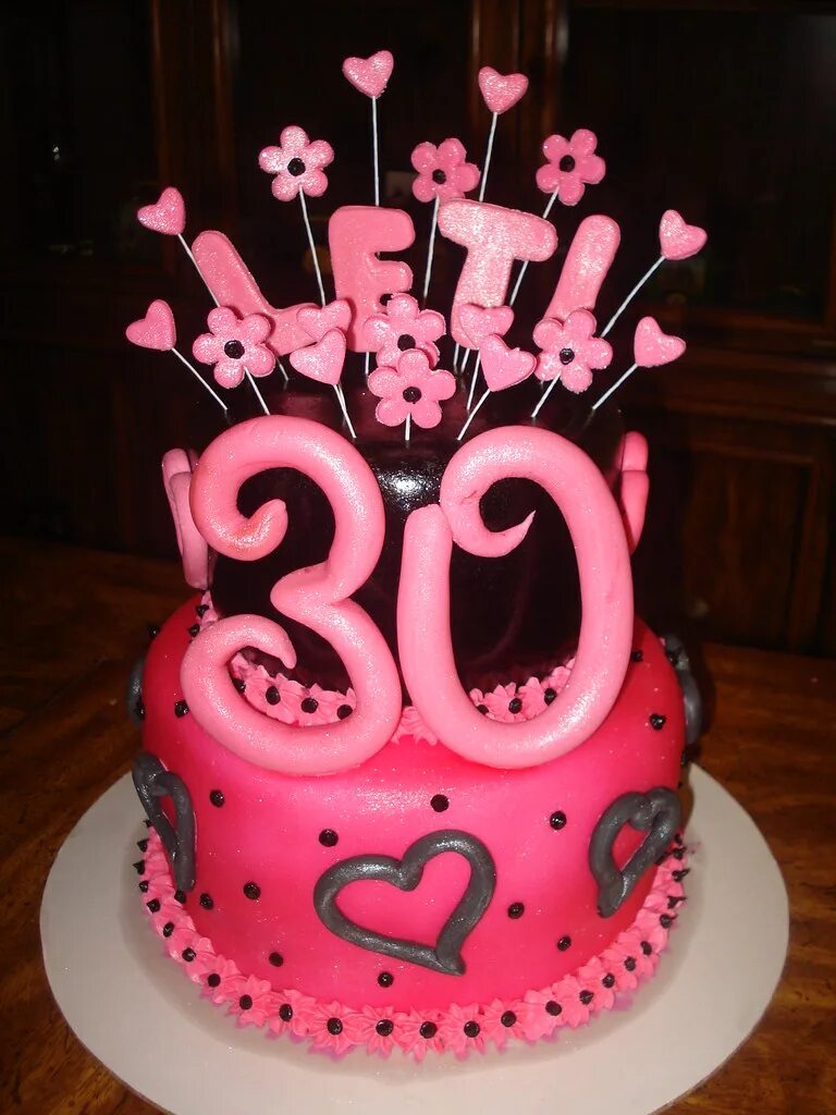 Торт девушке 22. Торт для девушки. Тортики на день рождения для девочек. Красивый торт на 30 лет. Тортик на 30 лет.
