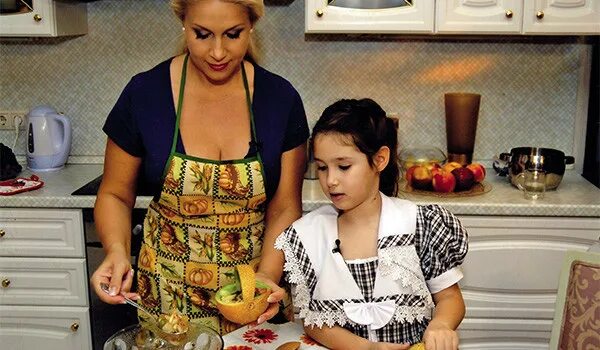 Мамина кухня заказ. Кухня екатерины одинцовой. мамина кухня. мамина кухня ведущая. мамина кухня фото.