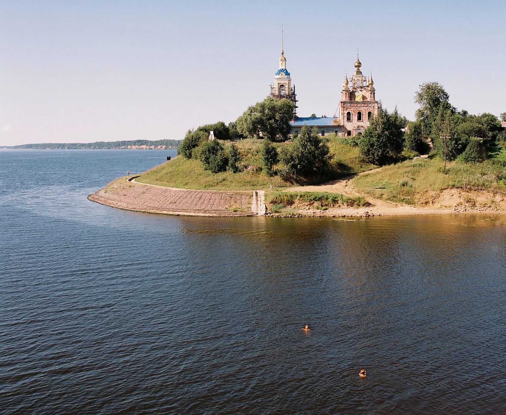 Места на рыбинском. Рыбинское море Молога. Рыбинское водохранилище Ярославль. Рыбинское водохранилище Рыбинск. Остров Шумаровский Рыбинское водохранилище.