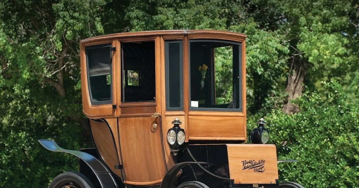 1 электрический автомобиль. Woods Queen Victoria Electric. Электрический автомобиль Wood Queen Victoria 1906 года. «Woods Victoria» 1905 года. Brougham 19-20 века.