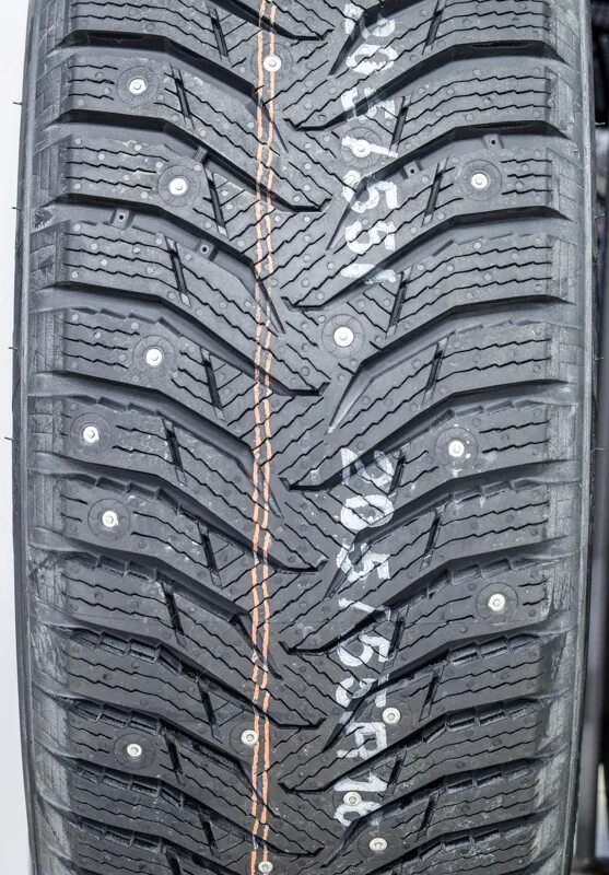Резина kumho шипы. Резина kumho шипы