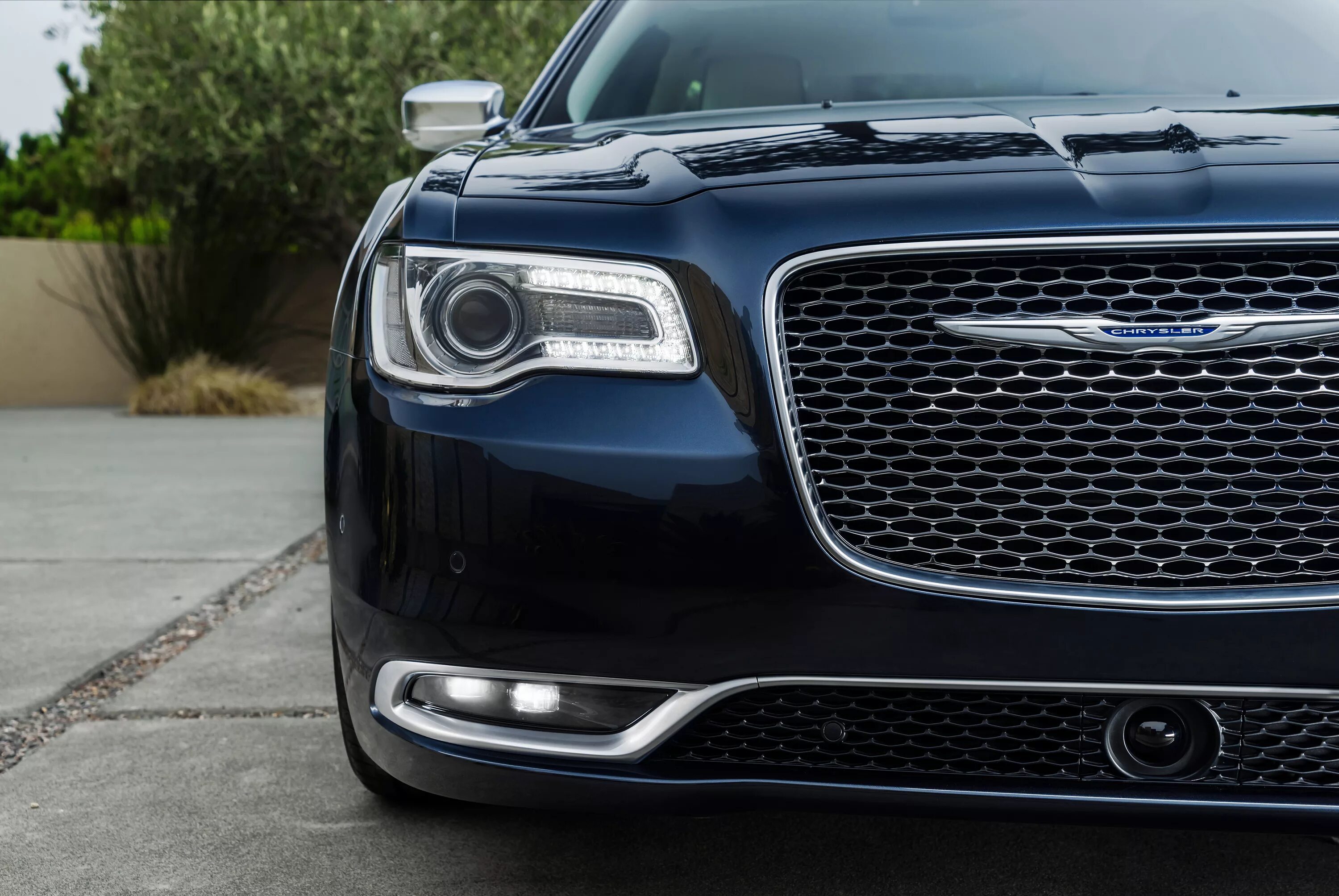 Крайслер рестайлинг. Chrysler 300 2015. chrysler 300c. chrysler 300c 2015. крайслер 300с 2015.
