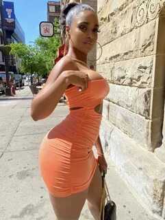 Help me take this off after brunchpic.twitter.com/0SjZd4qXq4 