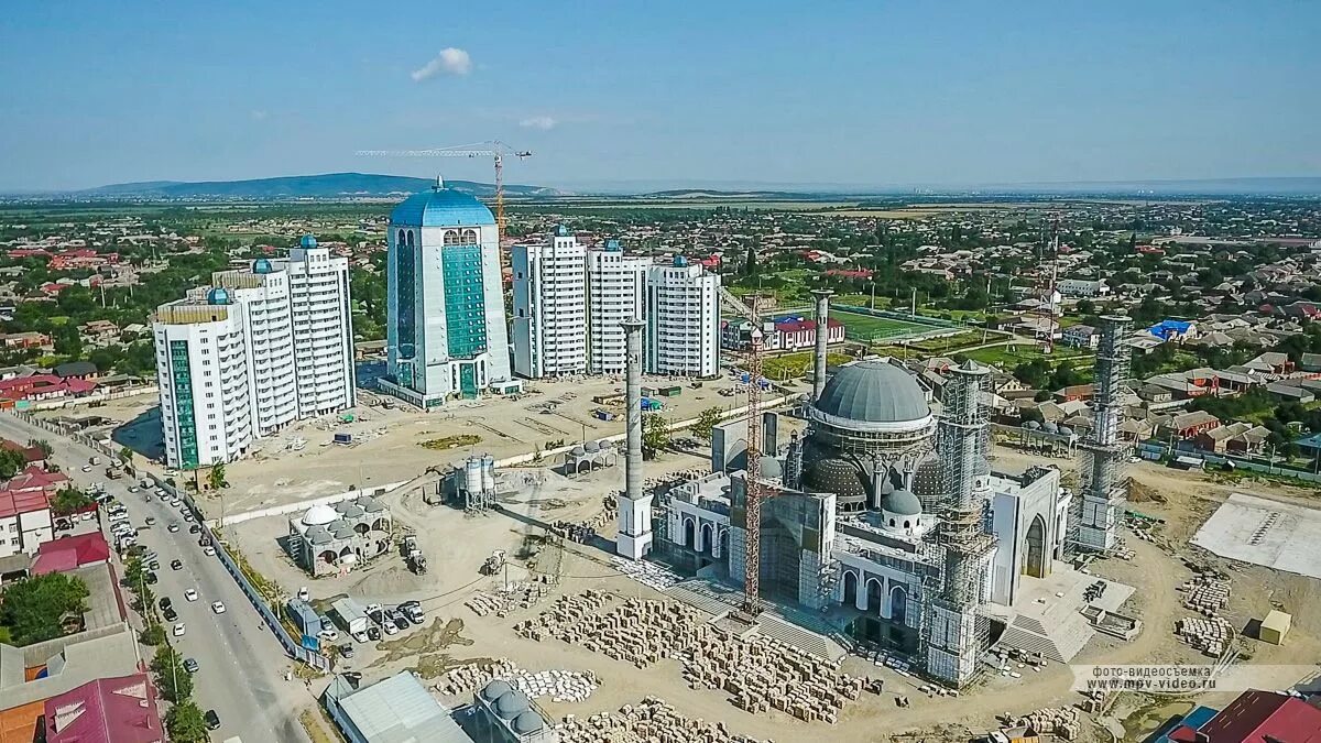 Шали город в Чечне. Шали Сити Чеченская Республика. Шали Чеченская Республика мечеть. Гостиница шали Сити Чеченская Республика.