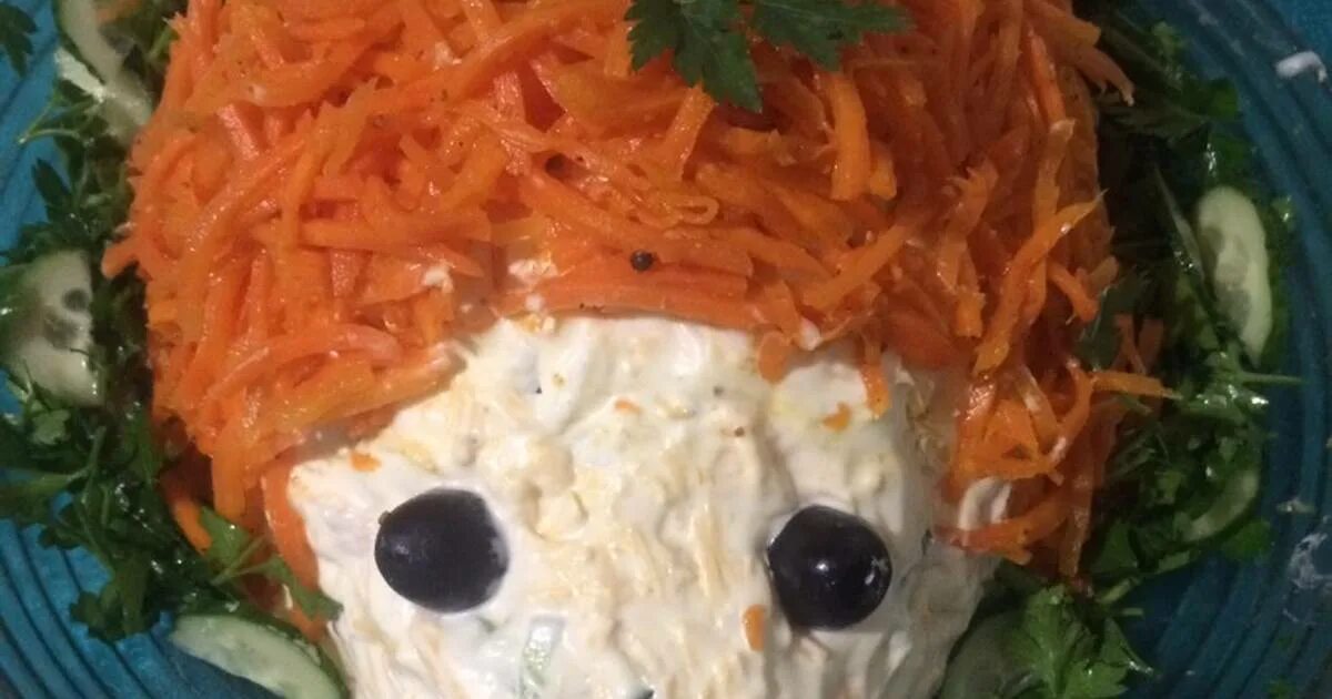 Салат ежик с корейской морковкой и курицей. Салат ежик. салат ёжик с корейской морковкой. салат ежик с корейской морковью. салат ёжик с корейской морковкой и курицей.
