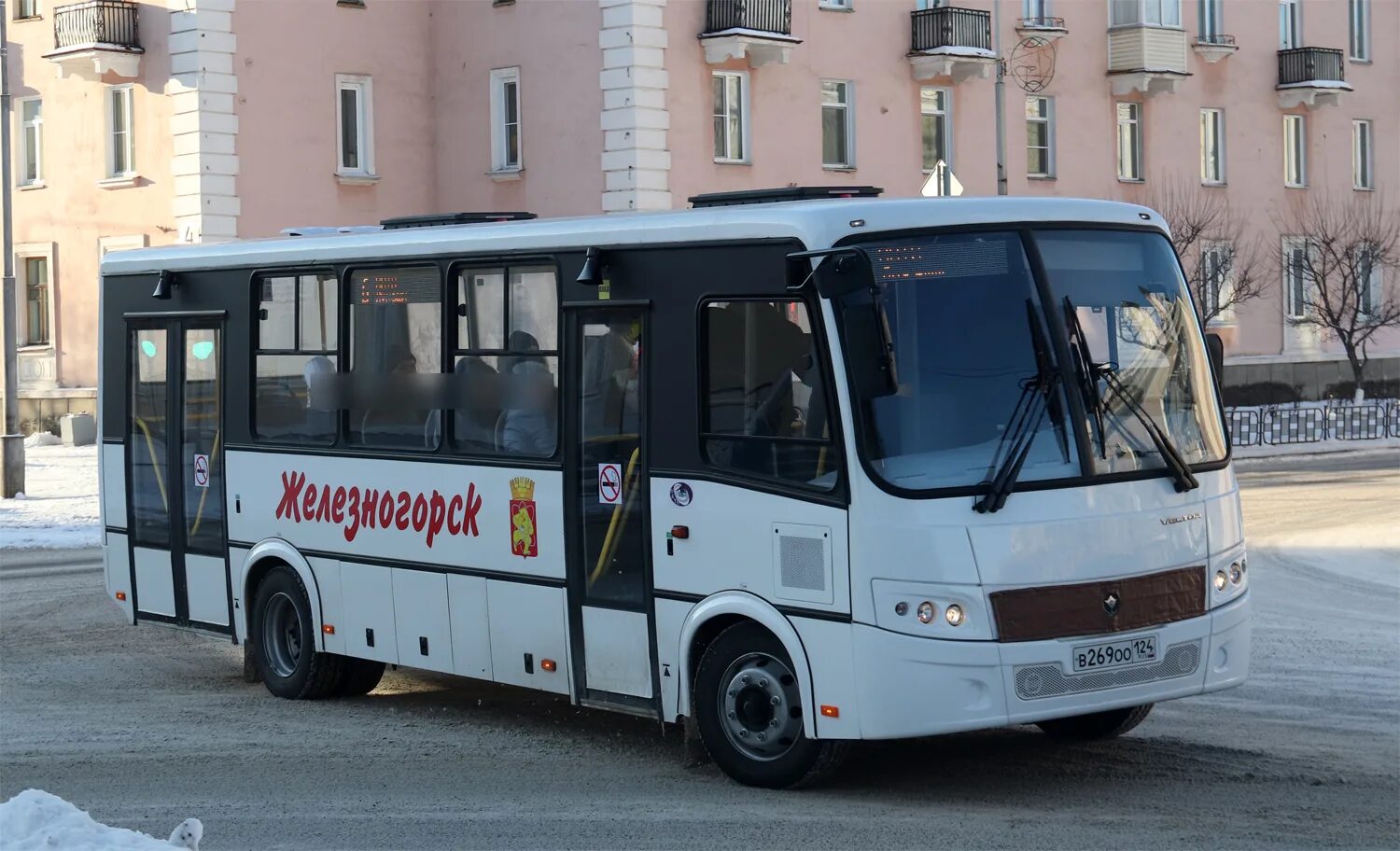 ПАЗ-3204 автобус. ПАЗ 3204 вектор. ПАЗ 320403. ПАЗ 3204 12 04. Паз автобус край