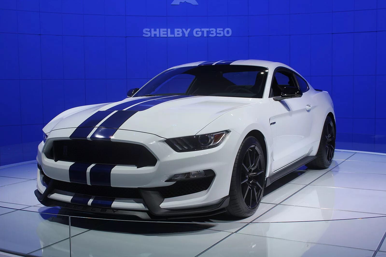 Ford mustang shelby gt350r 2016. Форд мустанг gt 350 2020. Ford mustang shelby gt350. Ford mustang shelby gt350. Мустанг gt 350.