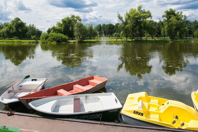 Парк отель ершово московская область. Звенигород пос ершово пятиэтажки. Ершово дом отдыха звенигород. Поселок дома отдыха высокое. Дом отдыха лодка.