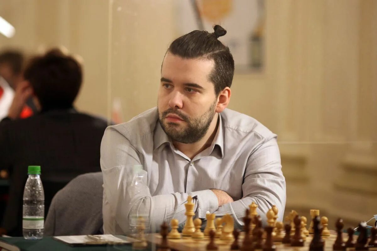 непомнящий шахматы. непомнящий ян шахматы. магнус карлсен 2022. непомнящий шахматы. российский шахматист ян непомнящий.