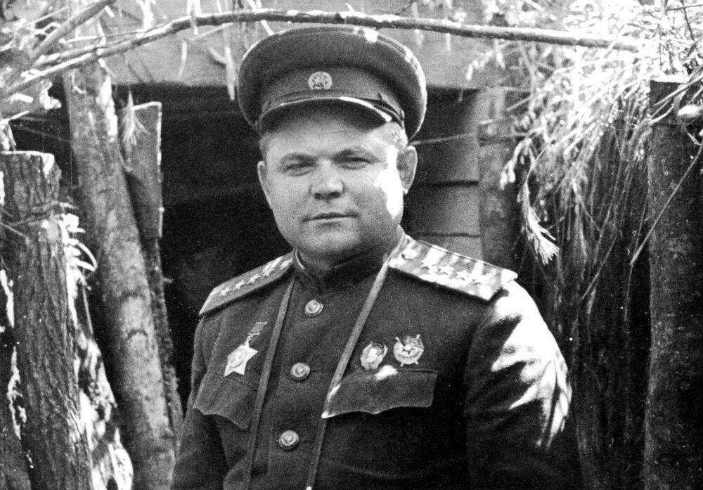 Военачальник командующий войском. Николай фёдорович ватутин. генерал армии ватутин николай фёдорович. ватутин николай федорович 1901-1944 генерал армии. николай ватутин советский военачальник,.