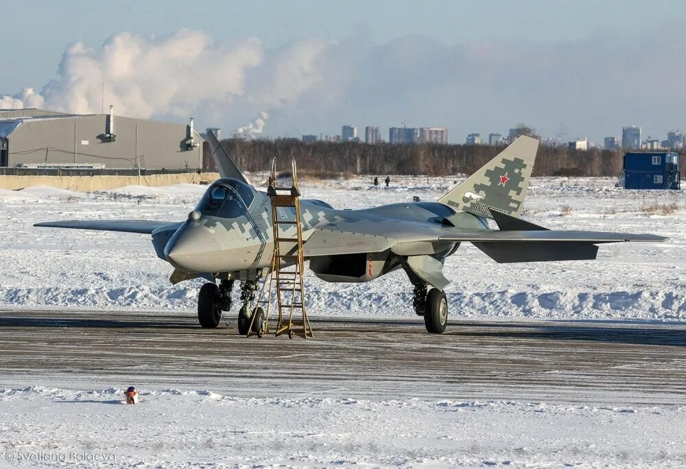 Вкс получили. Су-57 истребитель. Истребитель пятого поколения Су-57э. Су-57 реактивный самолёт. Су 57 борт 510.