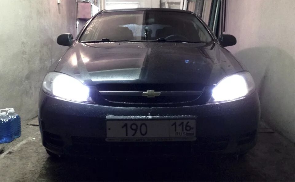 Замена лампочки в противотуманной фаре + видео - Chevrolet Lacetti 5D, 1,4 л, 20