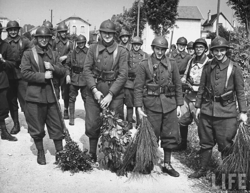 Французы во второй мировой. Французские солдаты 2 мировой войны. Солдат Франции 1940. Французская армия во второй мировой войне. Французский солдат ww2.