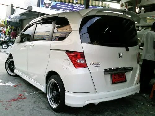 Спойлер freed. Тюнинг honda freed gb3. Honda freed spike 2012. Honda freed gb3. Спойлер freed.