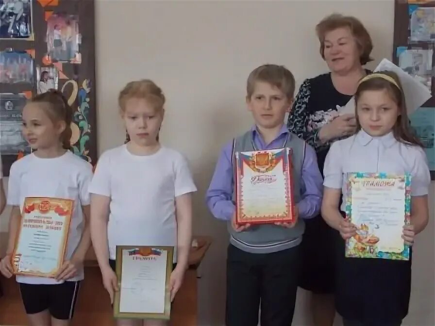 Школа мончегорск гимназия. Брюханова надежда васильевна. Ирина тропина мончегорск гимназия. Директор гимназии мончегорск. Гимназия 1 мончегорск директор.