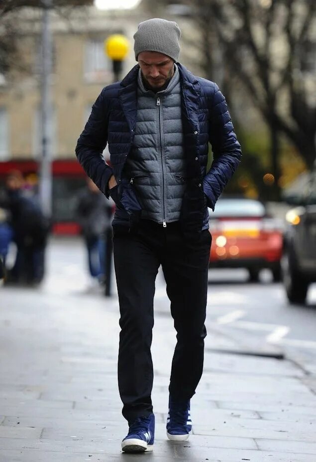 Можно ли надевать куртку. David Beckham Jacket Winter. Дэвид Бекхэм стиль зима. Adidas David Beckham жилетка. Дэвид Бекхэм монклер.