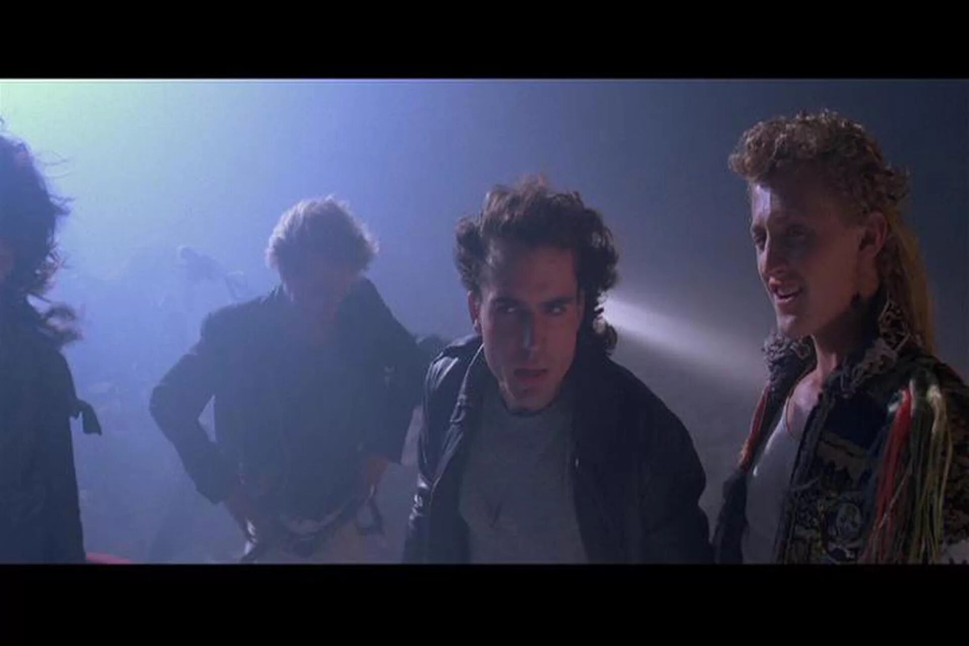 Lost boys trippie. Кифер сазерленд пропащие ребята. Lost boys paul. Lost boys trippie. Lost boys кроссовки.