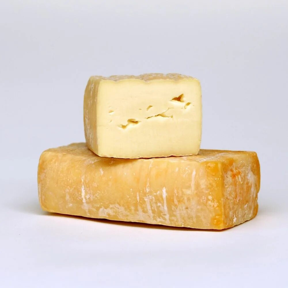 Сыр это живой продукт. Provola сыр. Красивый сыр. Лимбургер. Лимбургский сыр живой.