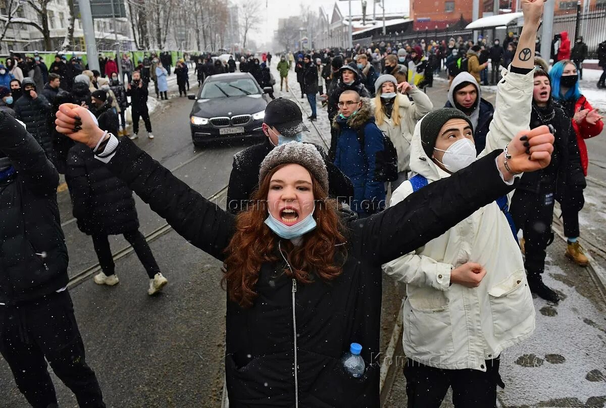 Митинг жен в москве. Митинг в поддержку Навального. Митинги Навального 2021. Народ на митинге. Протесты Навального.