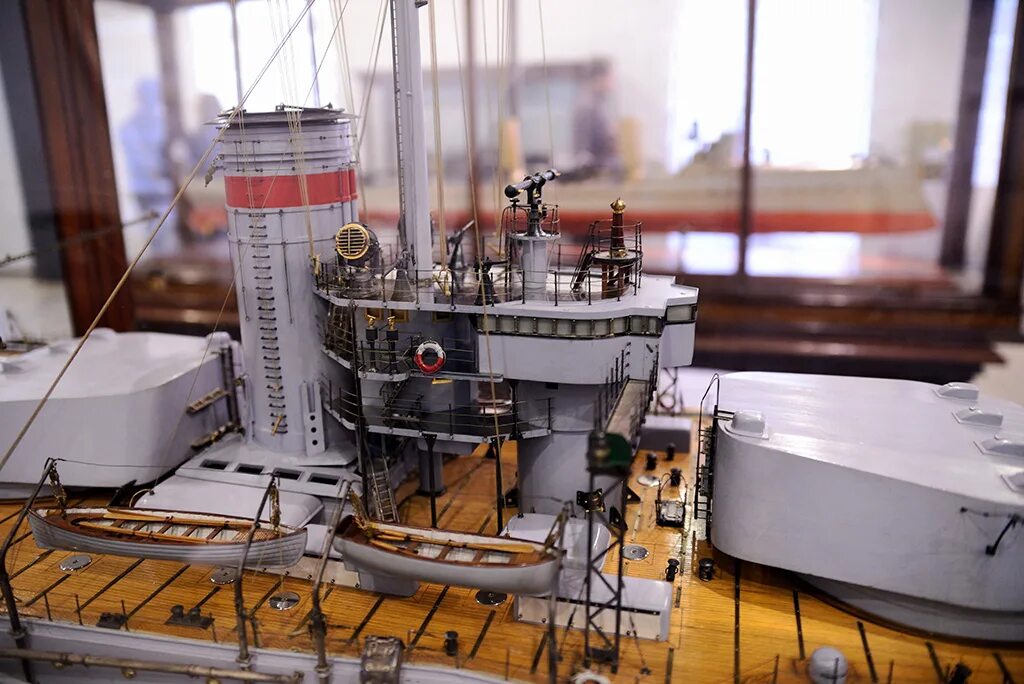 Марсовая площадка линкор марат. Парусно винтовой корабль ретвизан. Итальянский линкор рома. Линкор инструмент санкт петербург. Линкор полтава модель.