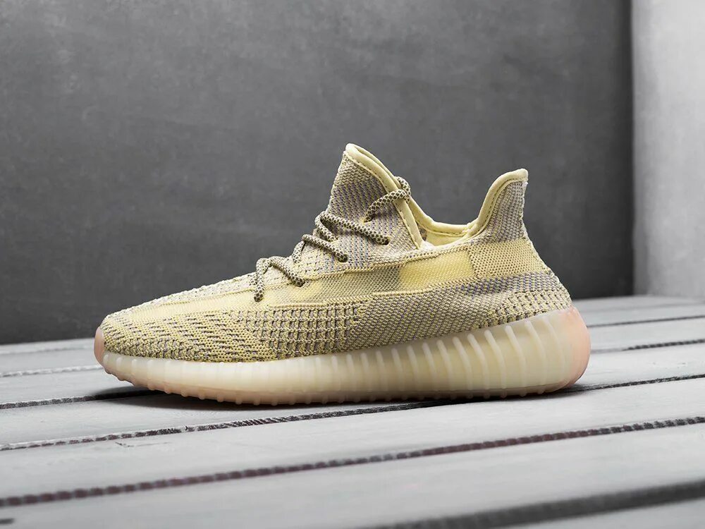Adidas easy boost 350 v2. Yeezy boost женские. Adidas yeezy boost 350 hyperspace. Кроссовки adidas yeezy 350. Adidas yeezy 350 женские.