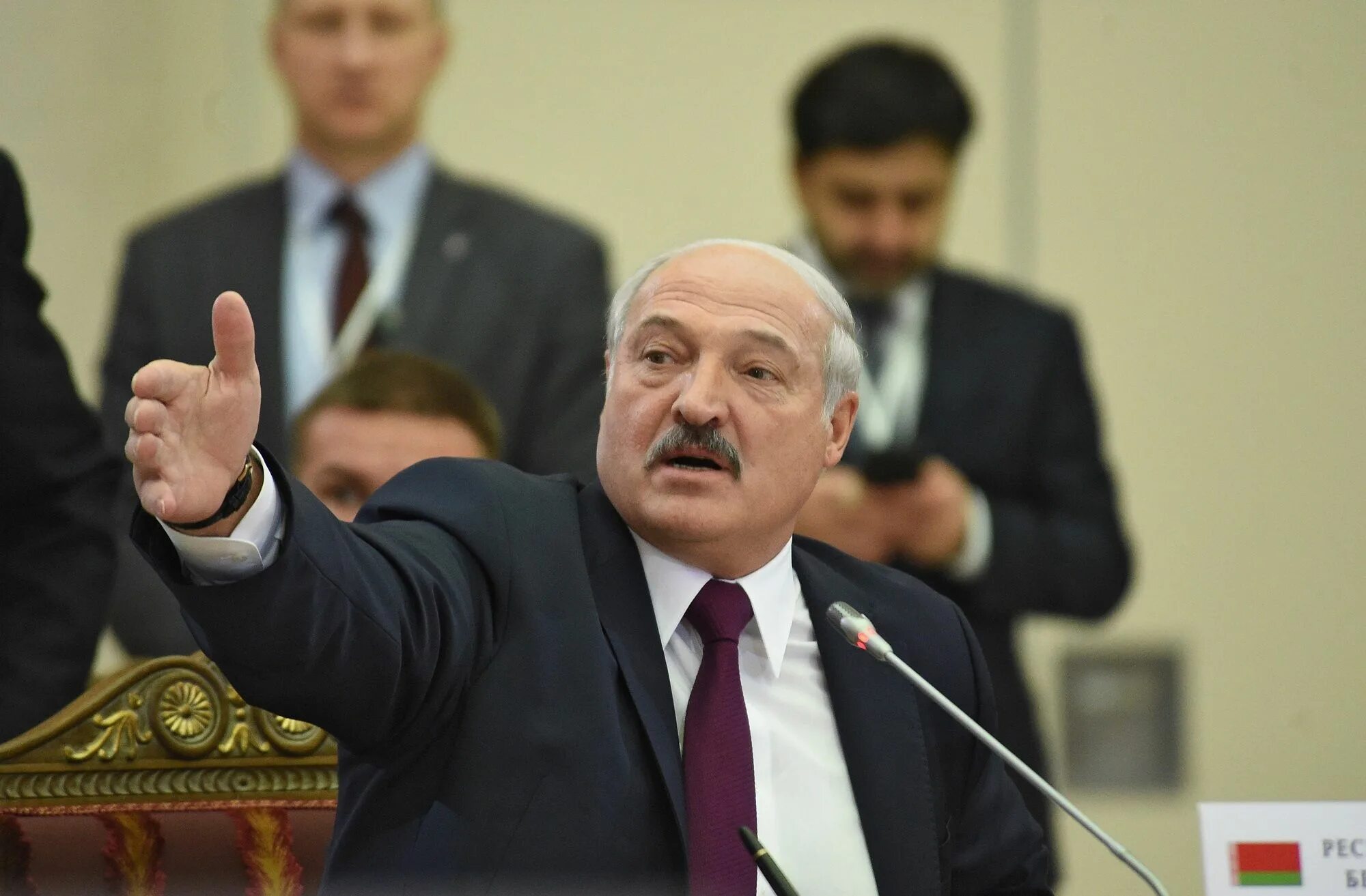 Лукашенко обвиняют. Лукашенко главнокомандующий. лукашенко 2025. белорусы лукашенко.