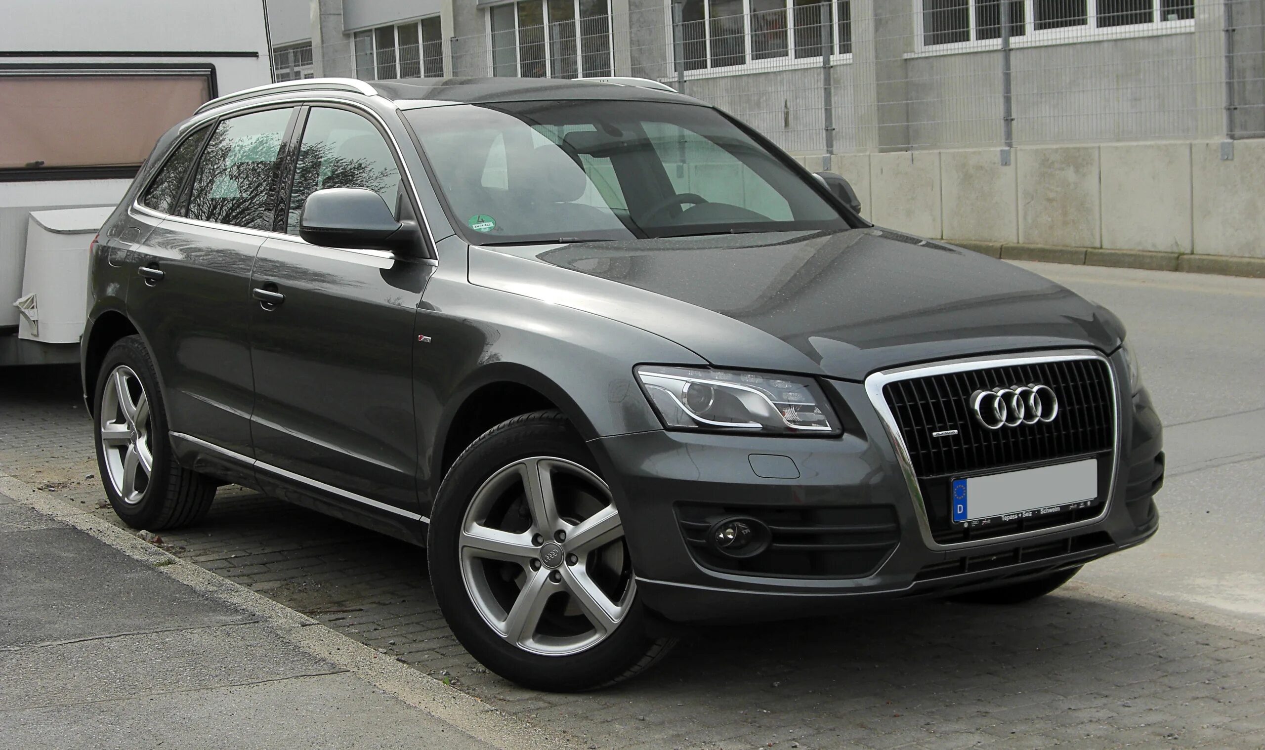 Audi q5 2011. Ауди q5 2011 года. Audi q5 2003. Ауди q5 2008. Купить ауди q5 с пробегом