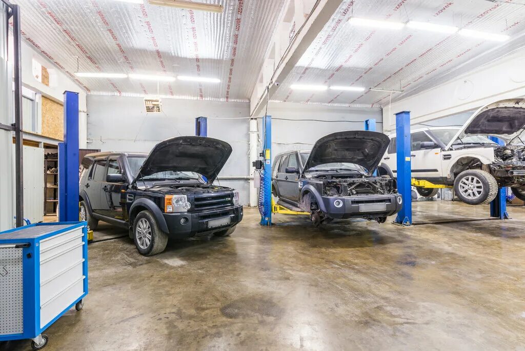 Менс моторс. Урарту моторс. Менс байбах машина. Mens motors люберцы. Тюнинг автосервисы москва.