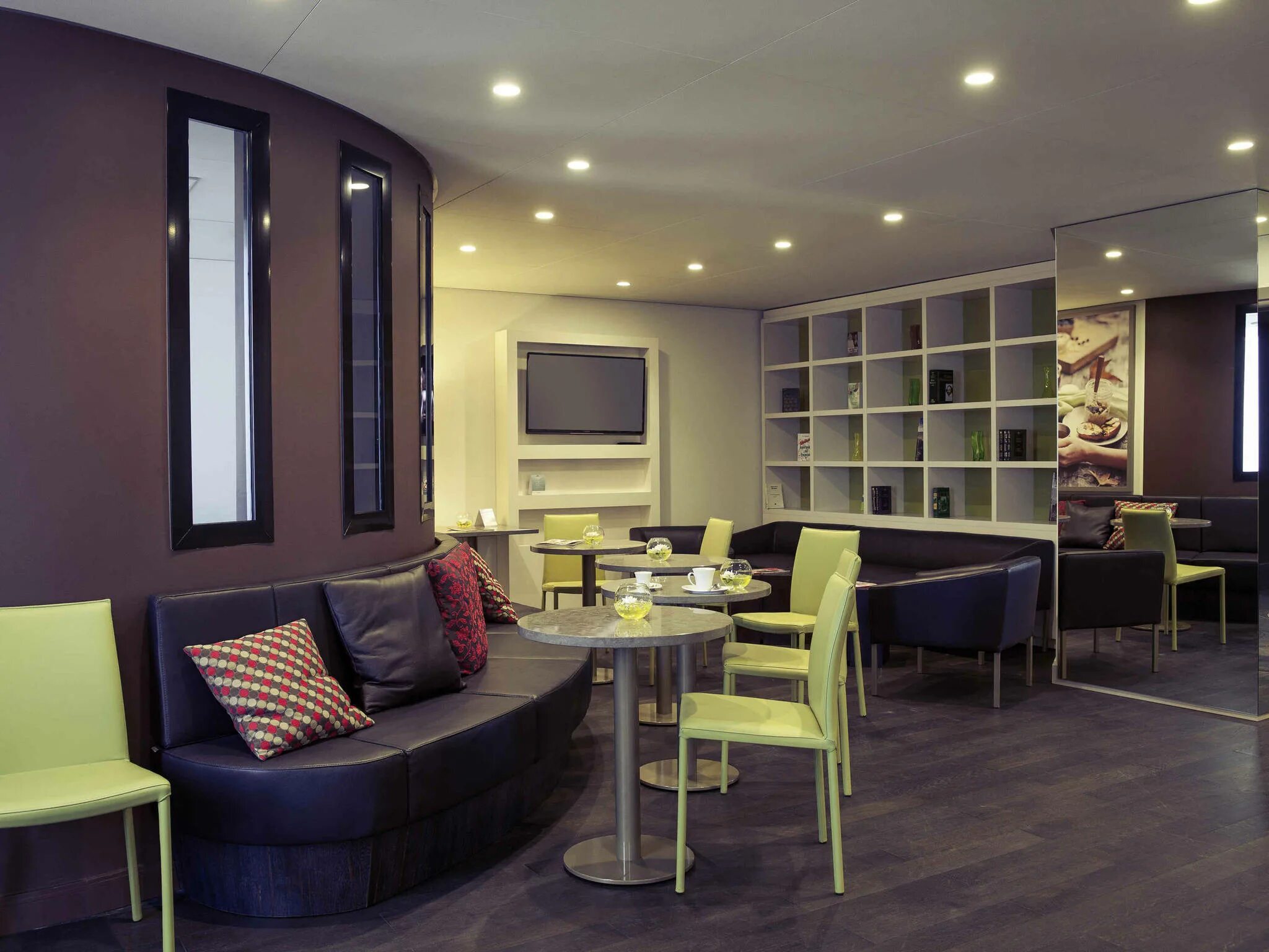 Отель mercure тюмень. Mercure тюмень центр 4*. Меркури тюмень гостиница тюмень. Тюмень отель mercure тюмень. Тюмень отель mercure тюмень.